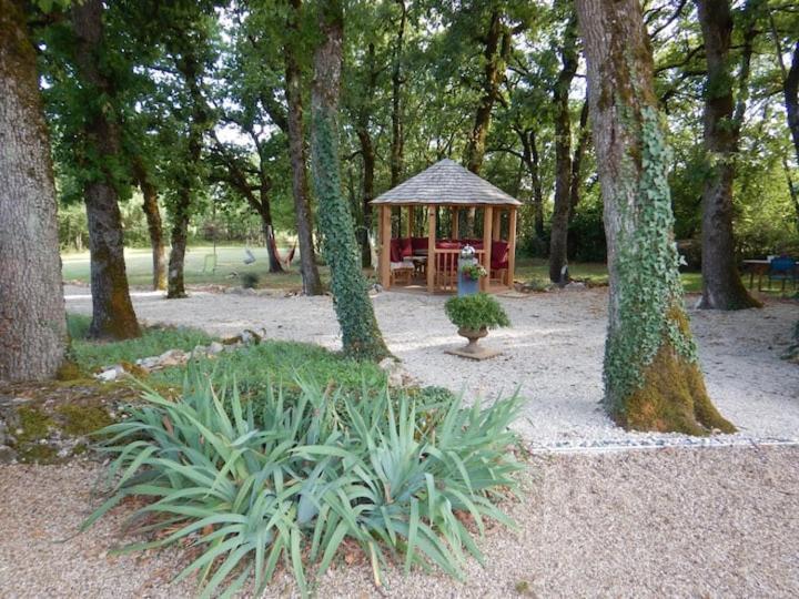 Domaine De Nineyrolle Βίλα Azerat Εξωτερικό φωτογραφία